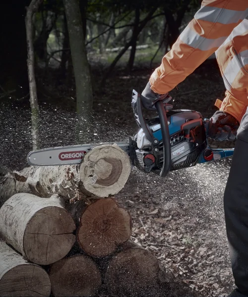 Erbauer-ECSP41-41cc-400mm-Petrol-Chainsaw-1-500x600-1.webp
